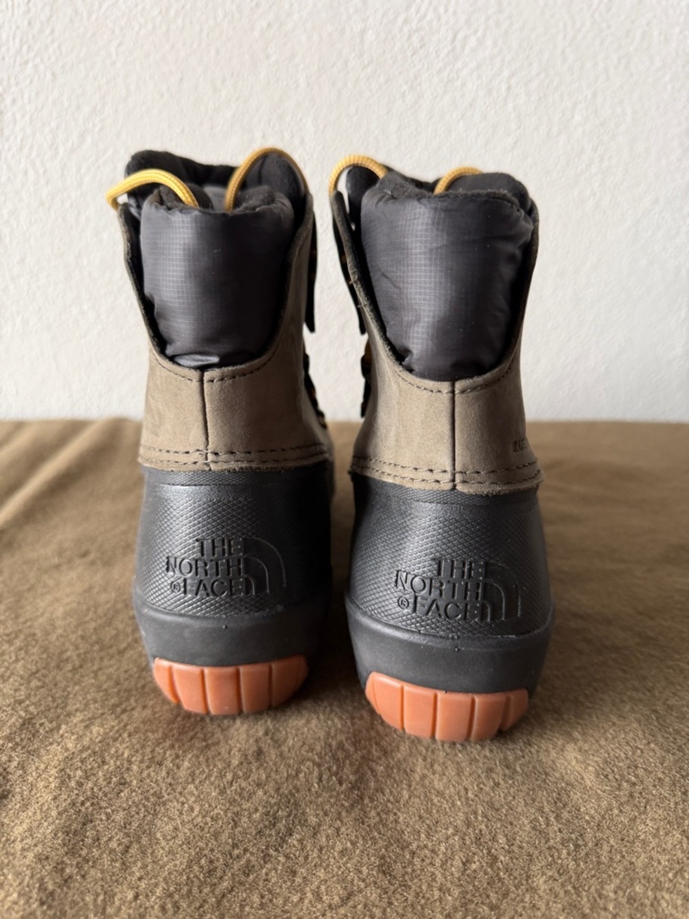 The North Face Women's Shellista IV Shorty Waterproof Boots Size 7.5 - Picture 4 of 5